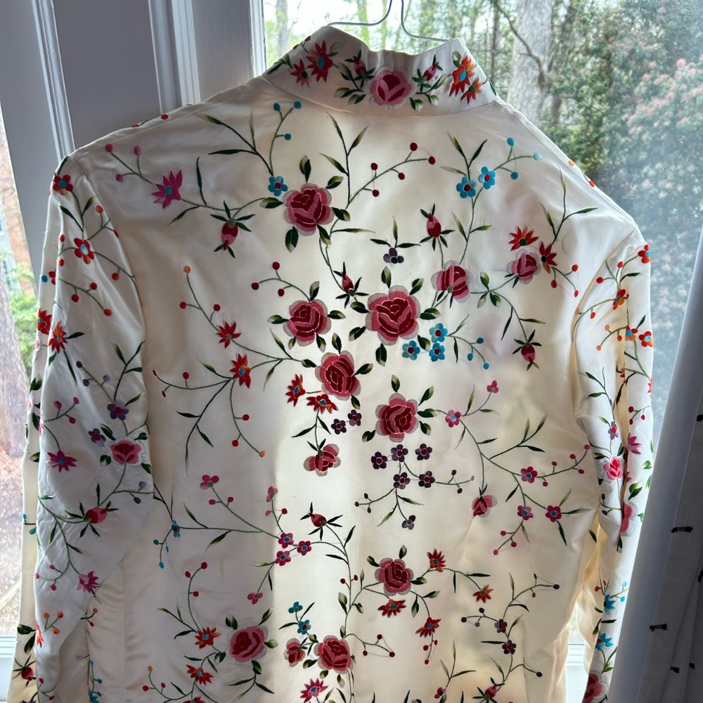 Vintage Chinese White Silk Floral Embroidered Jacket w/ Pockets Embroidery
